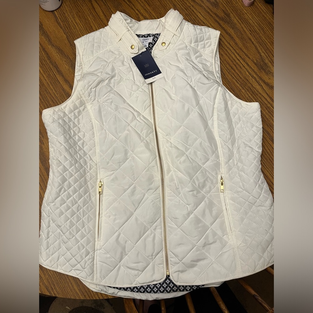 COPY - White crown and ivy women’s vest